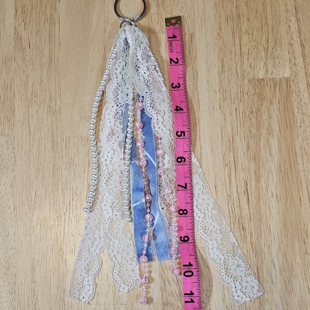 New✨️Lace & Bead Keychain - Picture 3 of 4